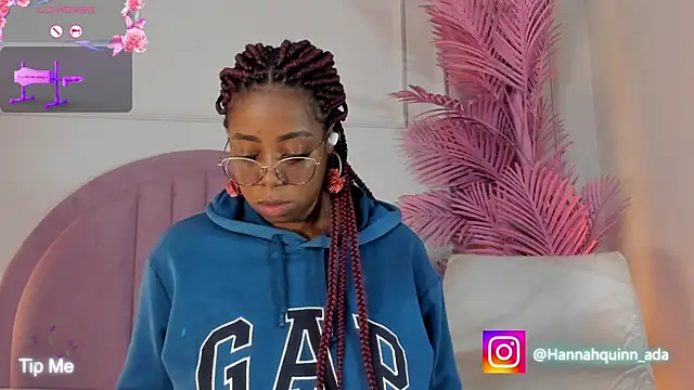 Hanaahquinn online show from April 17, 2026, 11:46 am