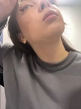 HannaJohnson online show from November 3, 2025, 6:03 am