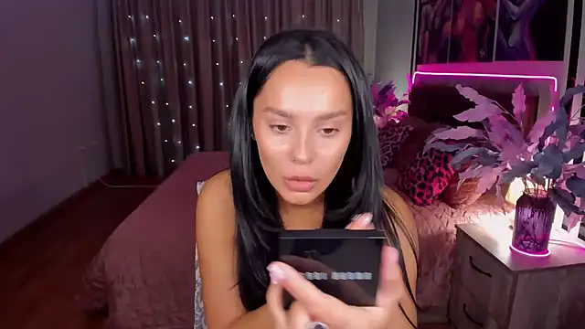 DanaSincere online show from October 13, 2025, 3:50 am