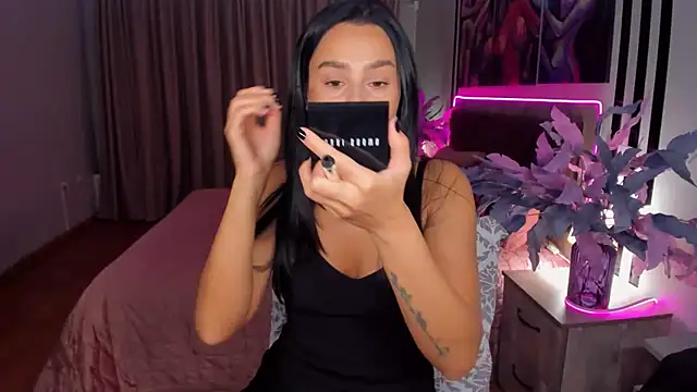 DanaSincere online show from October 24, 2025, 4:09 am