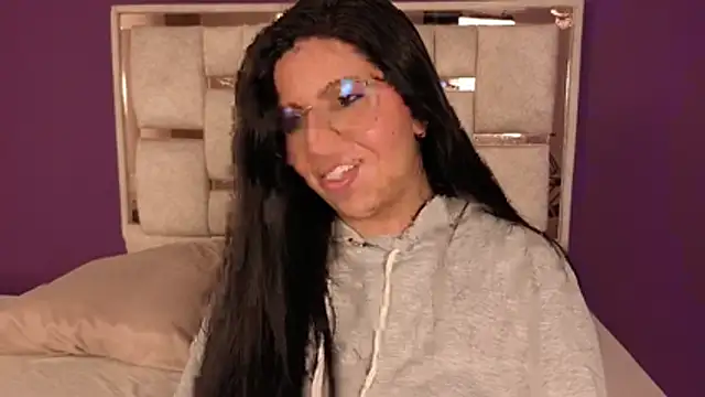 emilyy cooperr online show from January 12, 2026, 12:32 pm