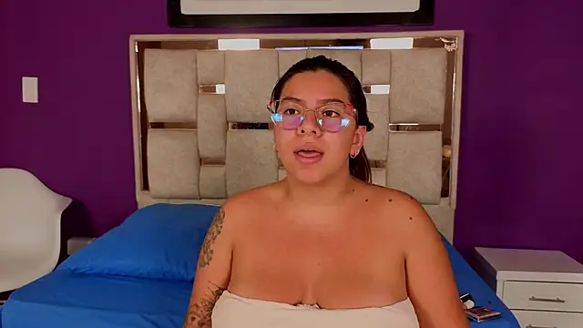 emilyy cooperr online show from July 10, 2026, 12:19 pm