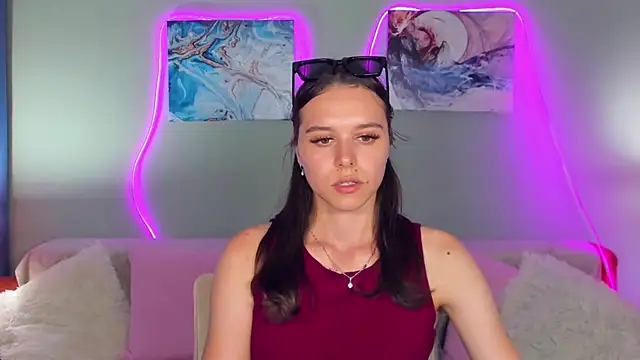 EmelyMason online show from July 6, 2026, 2:25 pm