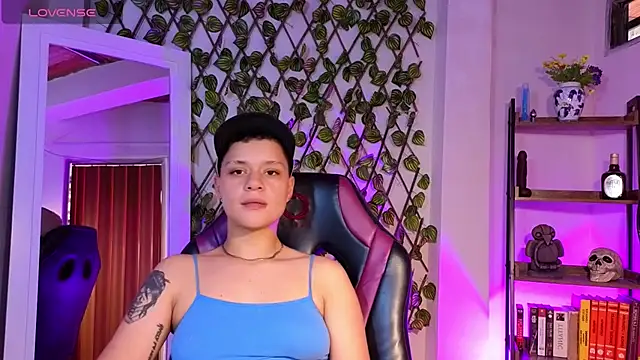 Snapshot of demimoore222 chatting on March 4, 2025, 7:32 pm demimoore222 online show from March 4, 2025, 7:32 pm