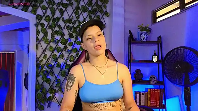 Snapshot of demimoore222 chatting on March 6, 2025, 7:43 pm demimoore222 online show from March 6, 2025, 7:43 pm