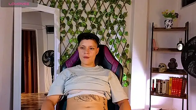 Snapshot of demimoore222 chatting on March 15, 2025, 1:52 am demimoore222 online show from March 15, 2025, 1:52 am