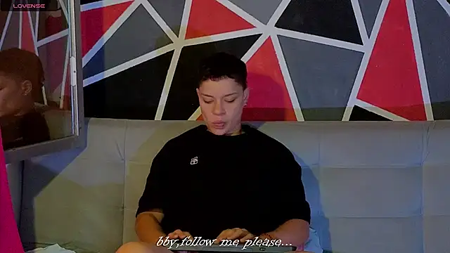 Snapshot of demimoore222 chatting on October 21, 2025, 12:39 pm demimoore222 online show from October 21, 2025, 12:39 pm