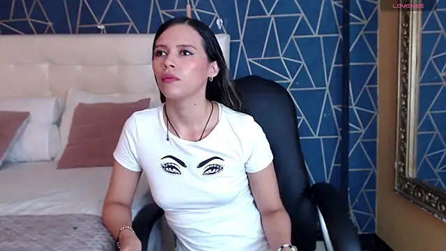 LiliJensen online show from October 13, 2025, 7:58 pm