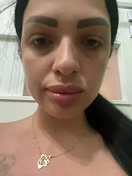 Snapshot of IrisRossie chatting on July 21, 2026, 5:43 am IrisRossie online show from July 21, 2026, 5:43 am