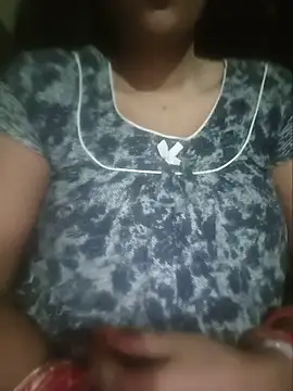 Snapshot of Sexyradha_ chatting on June 15, 2026, 9:28 pm Sexyradha online show from June 15, 2026, 9:28 pm