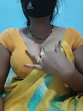 Snapshot of Sexyradha_ chatting on June 30, 2026, 4:19 pm Sexyradha online show from June 30, 2026, 4:19 pm