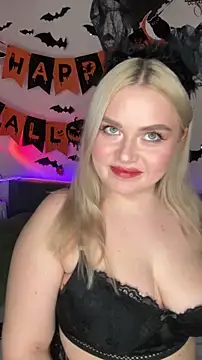 Snapshot of April_Vancee chatting on October 31, 2025, 3:57 pm April Vancee online show from October 31, 2025, 3:57 pm