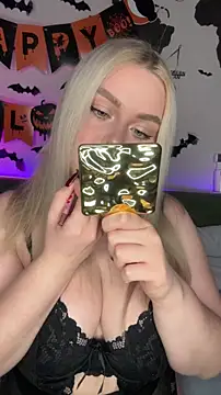 Snapshot of April_Vancee chatting on November 2, 2025, 3:25 pm April Vancee online show from November 2, 2025, 3:25 pm