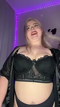 Snapshot of April_Vancee chatting on November 28, 2025, 4:20 pm April Vancee online show from November 28, 2025, 4:20 pm