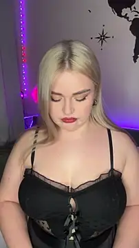 Snapshot of April_Vancee chatting on December 4, 2025, 4:27 pm April Vancee online show from December 4, 2025, 4:27 pm