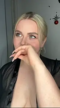 Snapshot of April_Vancee chatting on February 15, 2026, 10:47 am April Vancee online show from February 15, 2026, 10:47 am