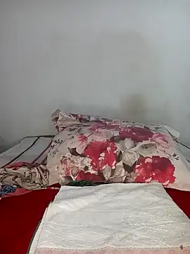 Missvixen81 online show from March 16, 2026, 5:44 am