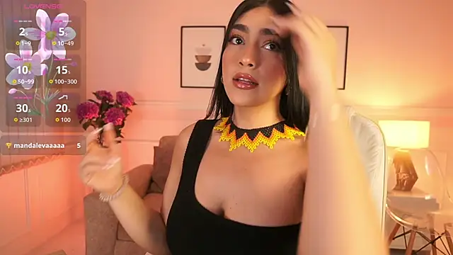 Snapshot of JulesBenett chatting on September 23, 2025, 11:35 am JulesBenett online show from September 23, 2025, 11:35 am