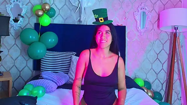 Mia Montess online show from March 14, 2025, 6:29 pm