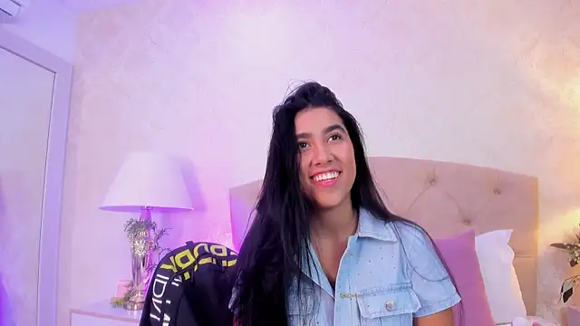 Snapshot of Mia_Montess chatting on July 2, 2026, 12:44 pm Mia Montess online show from July 2, 2026, 12:44 pm