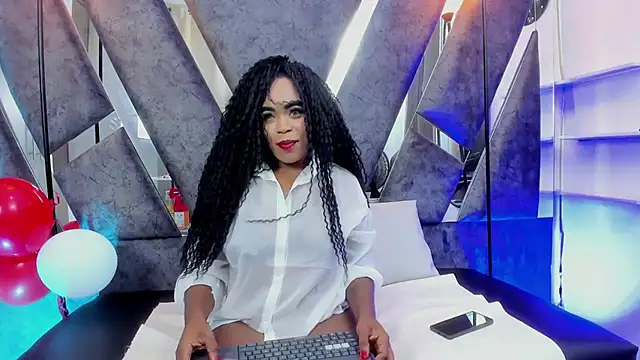 CandyMartinez  online show from October 14, 2025, 8:09 pm