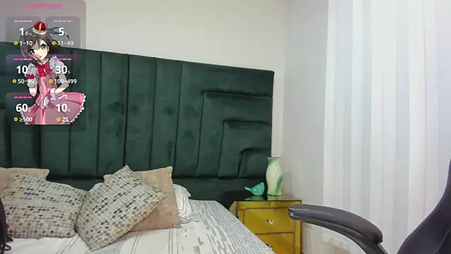 SaskiaGrendel online show from November 19, 2025, 12:10 am