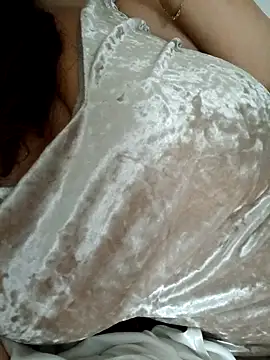 Snapshot of BellyDancer1 chatting on September 21, 2025, 9:27 pm BellyDancer1 online show from September 21, 2025, 9:27 pm