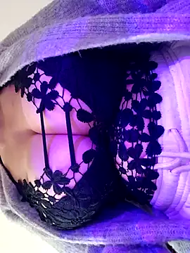 BellyDancer1 online show from November 18, 2025, 8:52 am