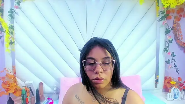  Violeta 18 online show from November 14, 2025, 3:05 am