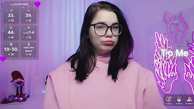 Eliss Shyyo online show from December 17, 2025, 10:32 am