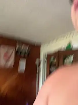 Queendeeeeothroattt online show from July 13, 2026, 3:59 pm