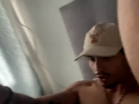 Snapshot of salvadorsneakerfreak chatting on September 14, 2025, 10:20 pm salvadorsneakerfreak online show from September 14, 2025, 10:20 pm