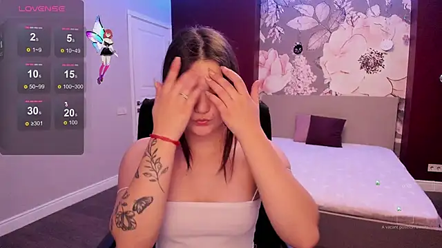 ElinaMils online show from October 8, 2025, 11:41 am