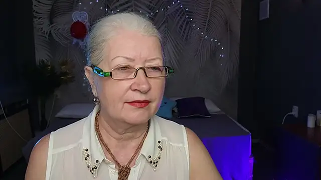 Maya Mayflower online show from March 9, 2025, 11:36 am