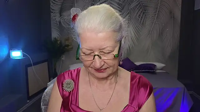 Maya Mayflower online show from March 17, 2025, 9:12 am