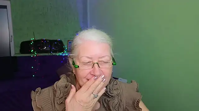 Maya Mayflower online show from March 19, 2025, 3:29 pm