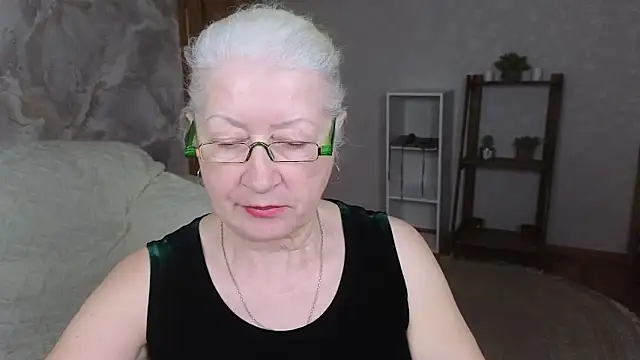 Maya Mayflower online show from March 20, 2025, 3:25 pm