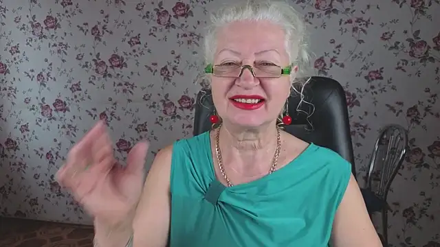 Maya Mayflower online show from September 26, 2025, 4:05 am