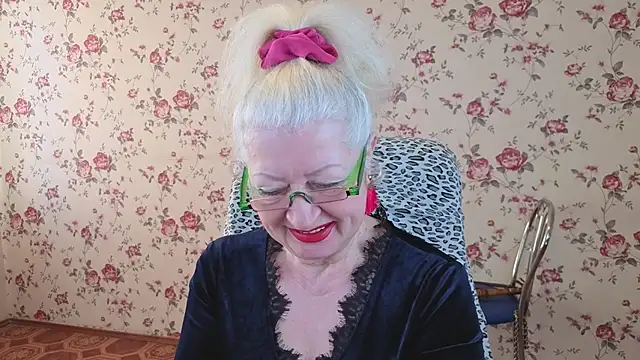 Maya Mayflower online show from November 15, 2025, 5:38 am