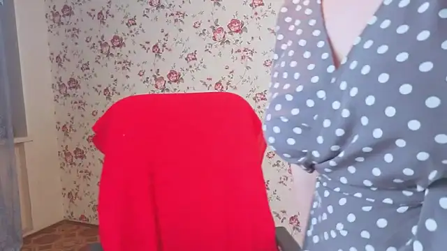 Maya Mayflower online show from February 15, 2026, 3:47 am