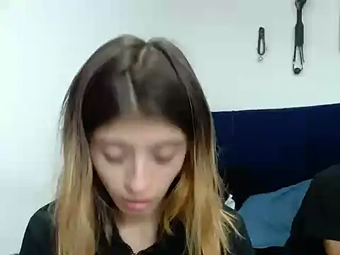 KratosAfroditacs online show from February 4, 2026, 10:47 pm