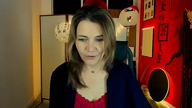 NicoleHitman online show from April 7, 2026, 1:11 pm