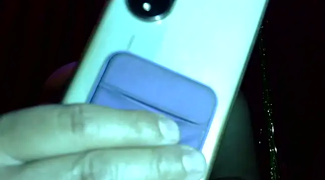 Snapshot of isis_milove chatting on March 23, 2025, 6:58 am isis milove online show from March 23, 2025, 6:58 am