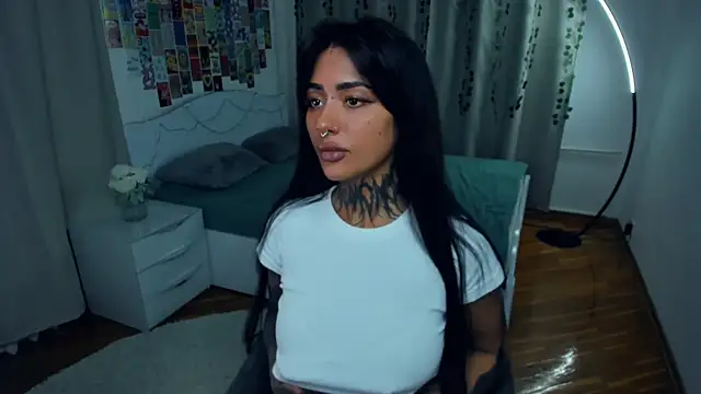 CharimgSabrina online show from October 25, 2025, 6:32 am