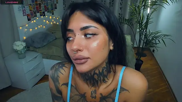 CharimgSabrina online show from November 29, 2025, 6:16 am