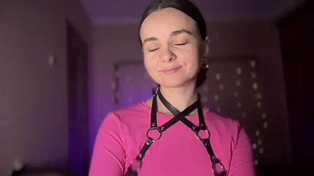 lanaloulou online show from September 13, 2025, 10:53 pm