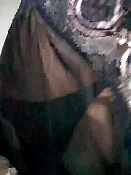 Sandra42 online show from November 4, 2025, 11:48 pm