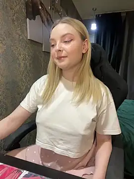 Snapshot of Lina_ly chatting on March 16, 2025, 8:11 pm Lina ly online show from March 16, 2025, 8:11 pm