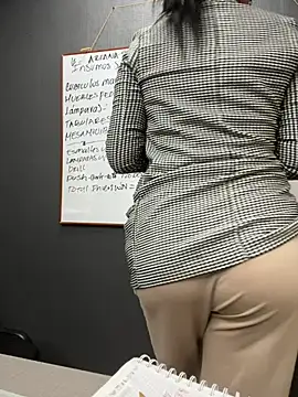 Ariana Rodriguez online show from March 17, 2025, 8:40 pm