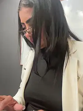 Ariana Rodriguez online show from March 19, 2025, 2:24 pm